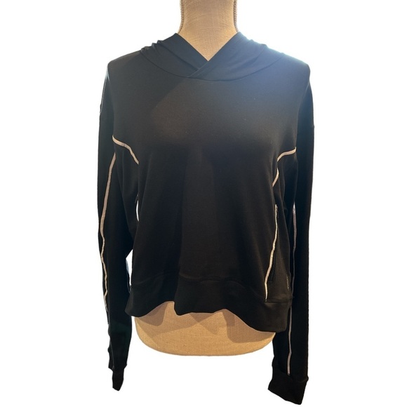 NWOT - FP Movement Lightweight Reflective Hoodie - Size M Black - Picture 2 of 5